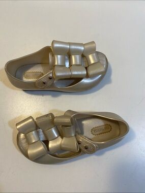 Mini Melissa Girls' Pearl Gold Bow Jelly Sandals Sz 9